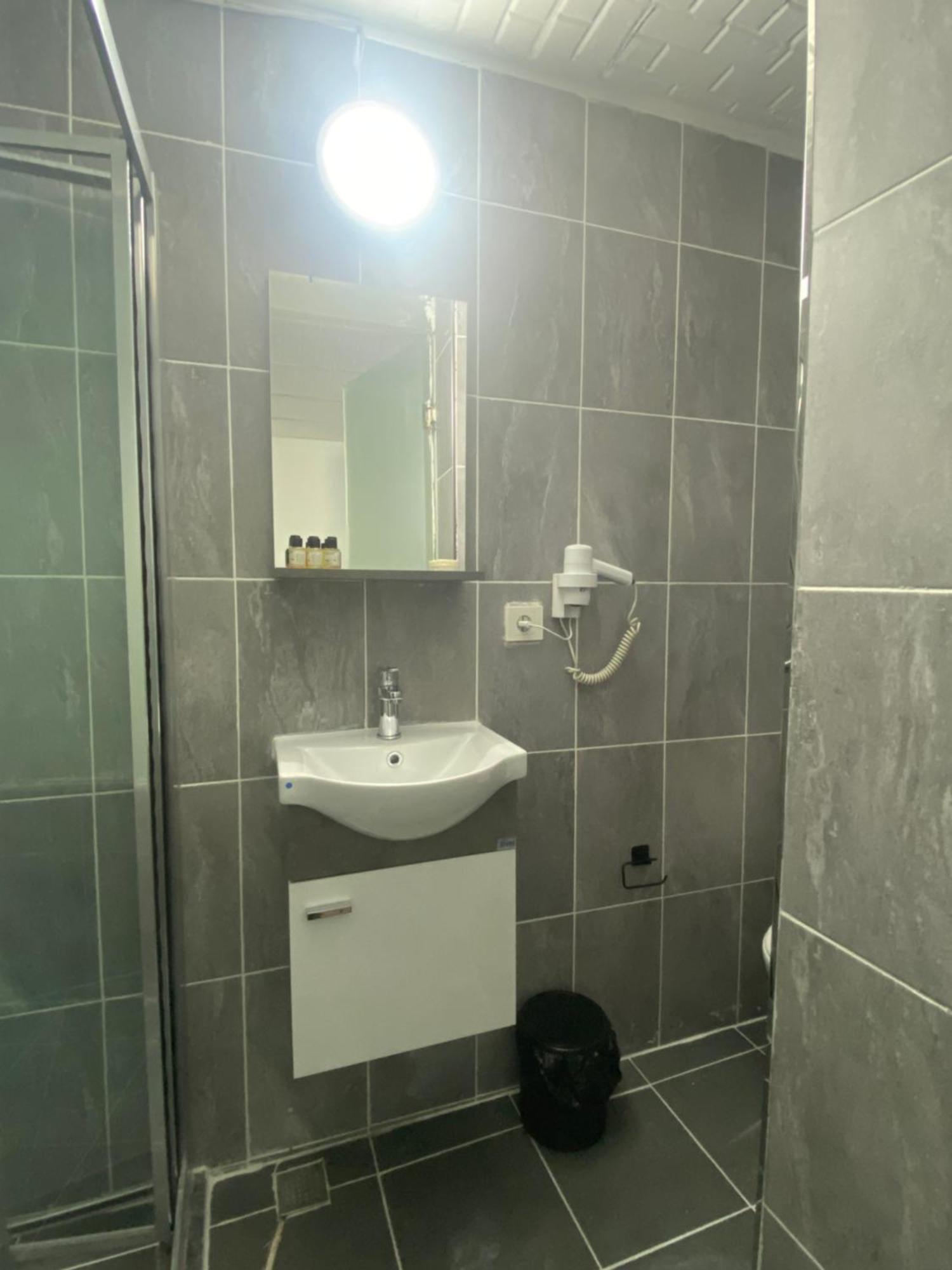 Taksim Sem Hotel Истанбул Екстериор снимка